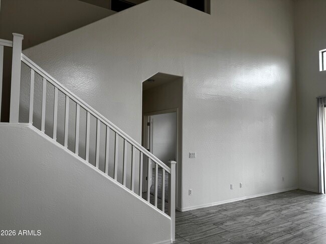 Foto del edificio - 15456 W Mescal St