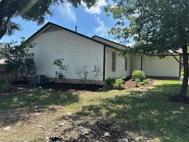 Foto del edificio - 3708 Alexandria Dr