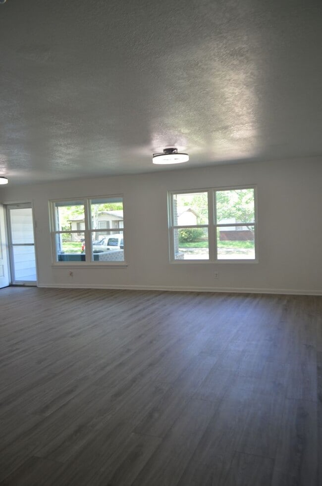 Building Photo - Call this Home!