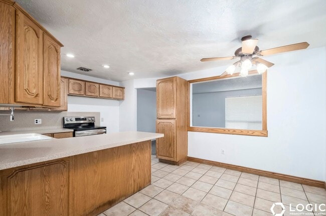 Building Photo - 4247 S 2450 W