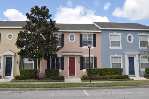 Beautiful 3-Bedroom Townhome in the Heart of Avalon Park - Beautiful 3-Bedroom Townhome in the Heart of Avalon Park