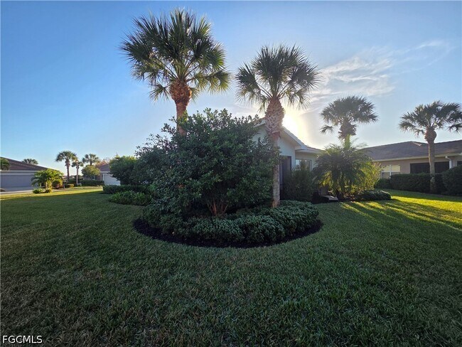 Building Photo - 10640 Camarelle Cir