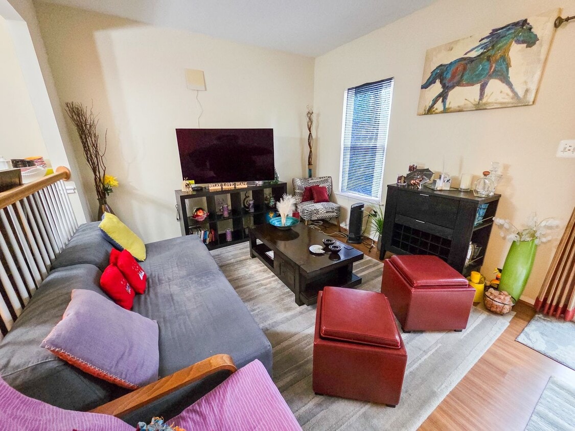 Beautiful 3BR Townhouse in Rockville/Derwood for early June Move-In! - Beautiful 3BR Townhouse in Rockville/Derwood for early June Move-In!