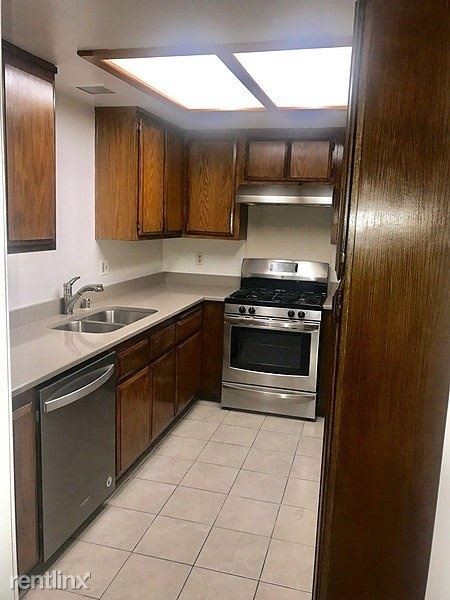 Building Photo - 11627 Coldbrook Ave