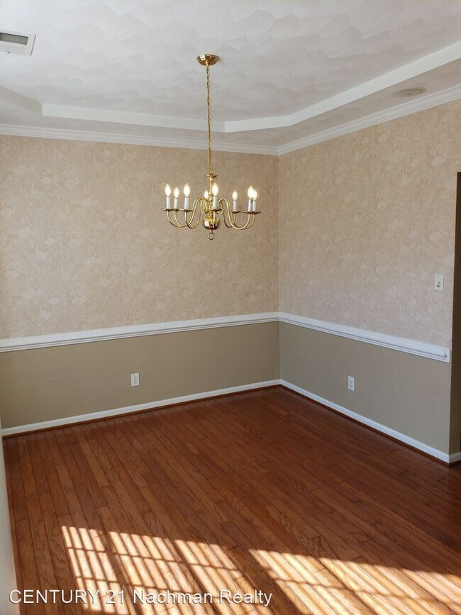 Building Photo - 5 br, 2.5 bath House - 3520 Old Grandad lane