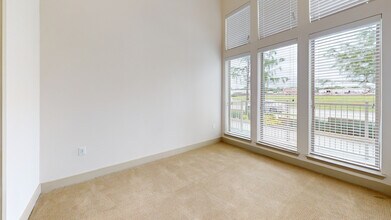 Interior Photo - Central Square at Frisco
