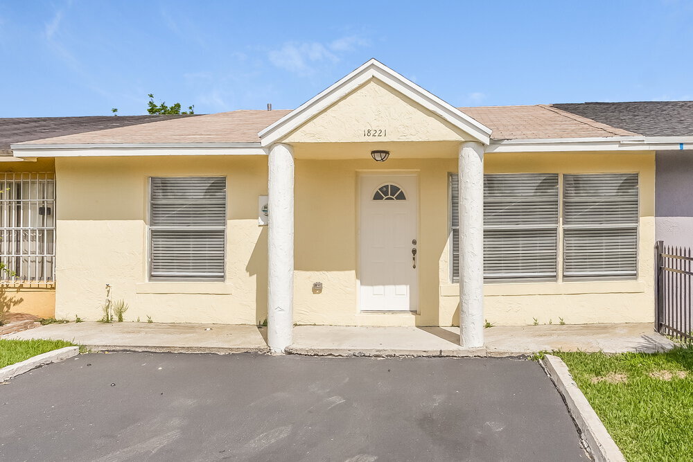 Primary Photo - 18221 NW 40th Ct