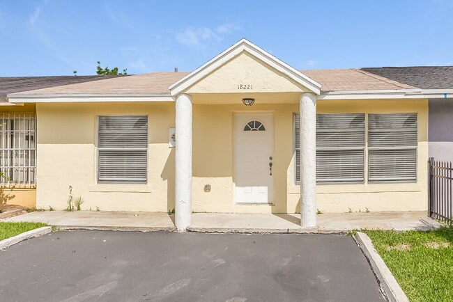 Building Photo - 18221 NW 40th Ct