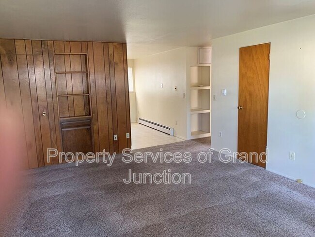 Building Photo - 2857 Elm Cir