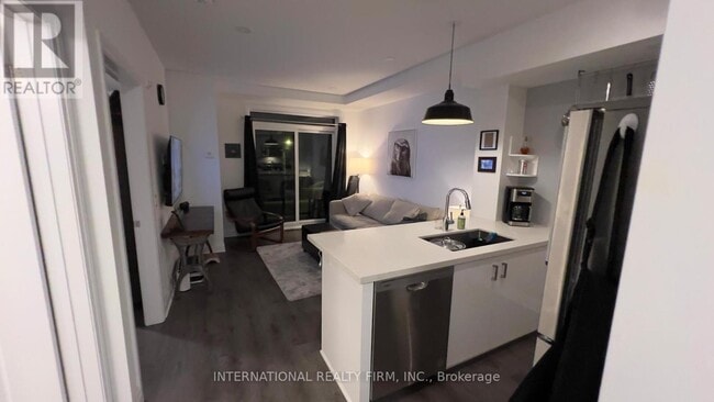 Photo du bâtiment - 1936 Rymal Rd E