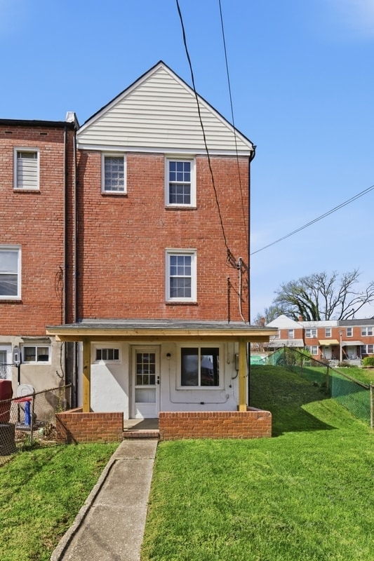 Building Photo - 627 Lucia Ave