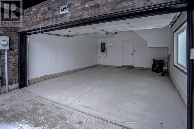 Building Photo - 1497 Purchase Pl