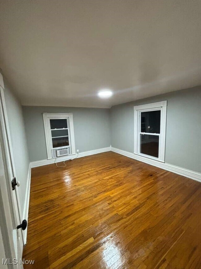 Foto del edificio - 371 N Mulberry St