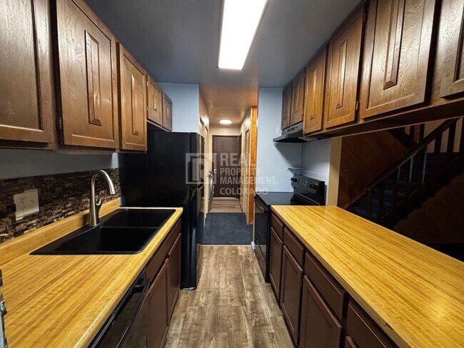 Foto del edificio - 8487 Everett Way