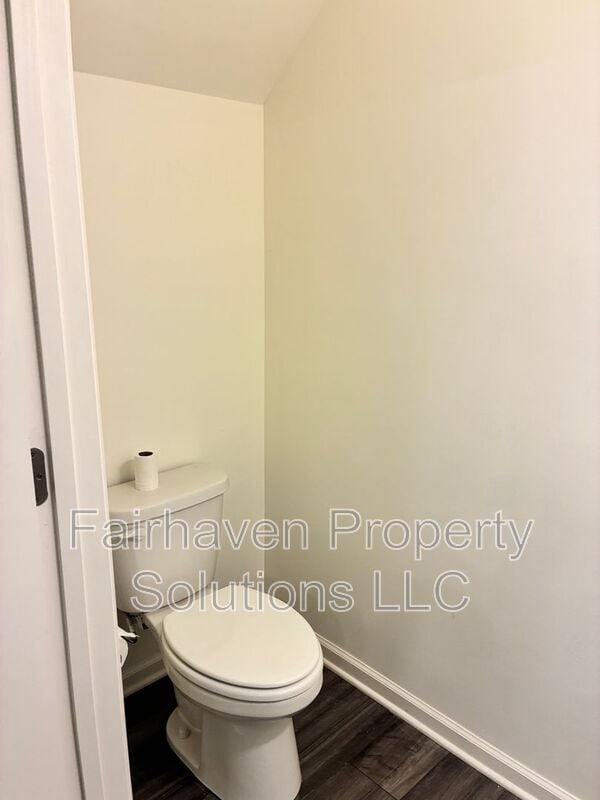 Building Photo - 1050 Paddington Dr