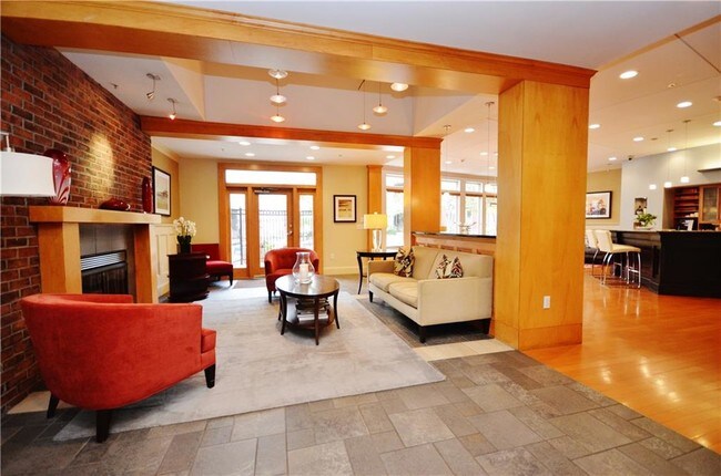 Foto del edificio - 1000 Providence Pl