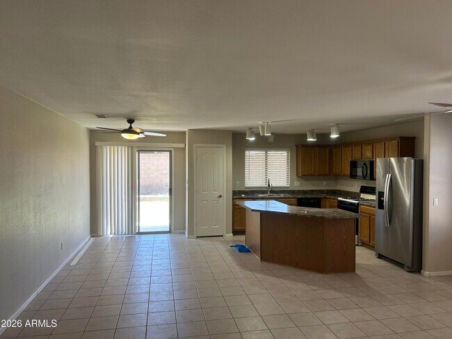 Building Photo - 16112 N 138th Dr
