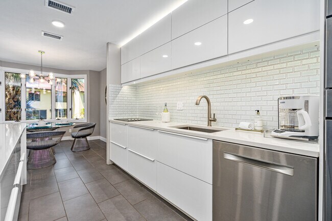 Foto del edificio - 2938 Sea Oats Cir
