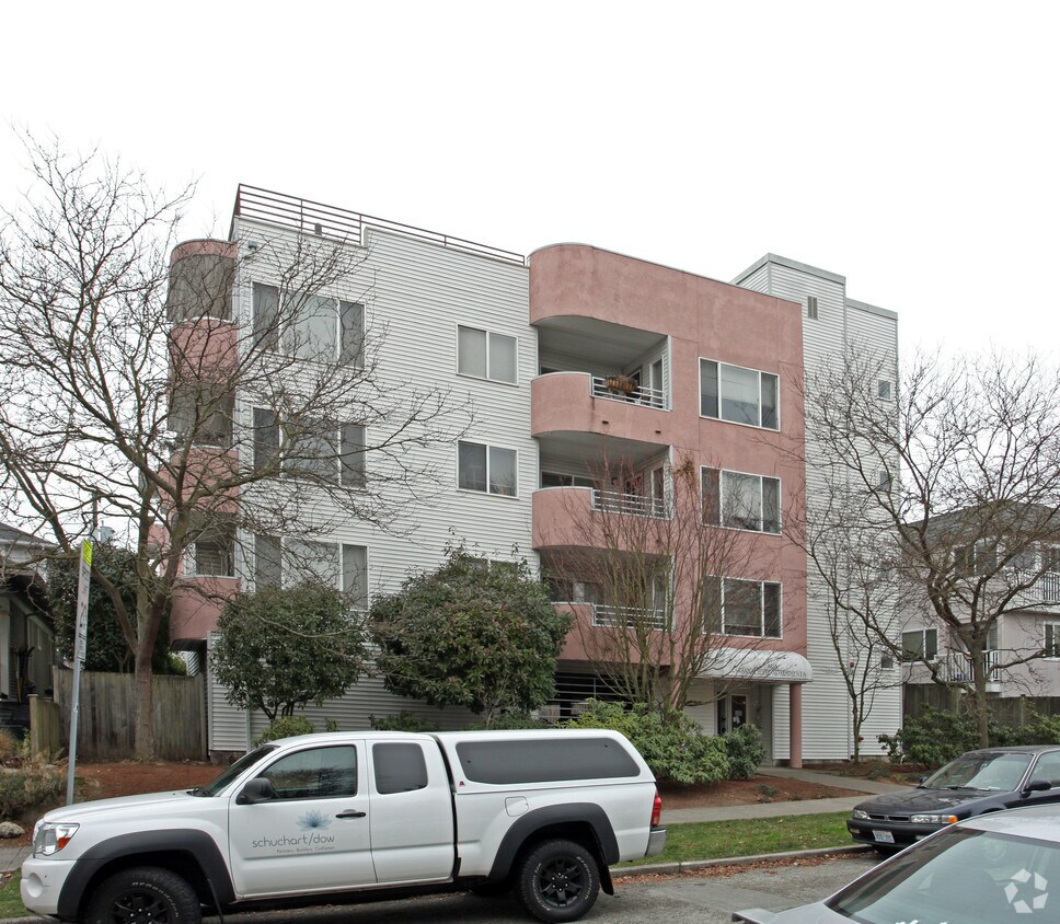 Primary Photo - Annadette Apartments