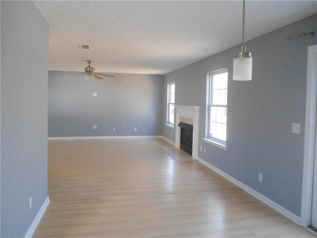 Building Photo - 208 Carrington Way