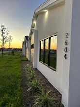 Building Photo - 2604 Mockingbird Rd