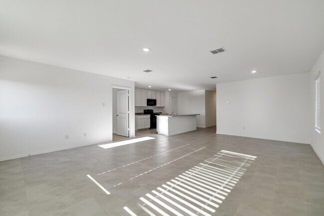 Building Photo - 7809 Thornton Dr