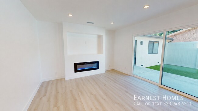 Foto del edificio - 16701 Chatsworth St