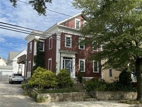 Building Photo - 76 Pitman St