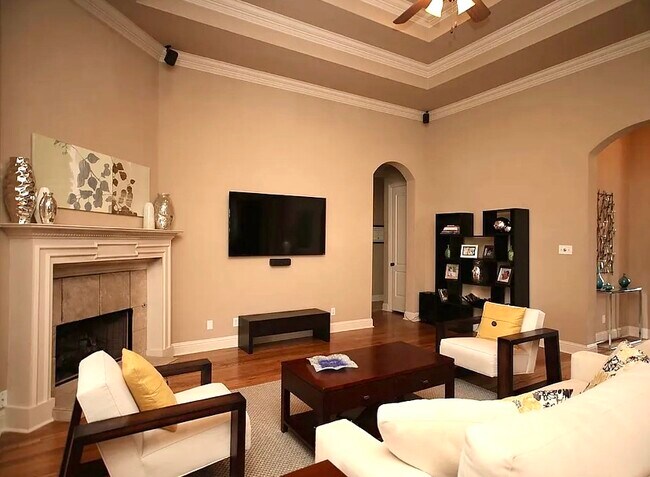Building Photo - 2555 Amberwood Dr