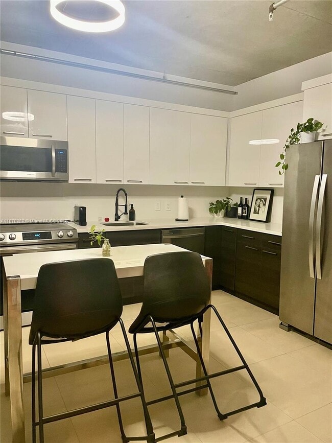 Foto del edificio - 690 SW 1st Ct