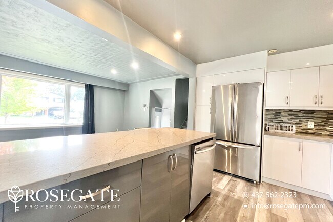 Building Photo - Spacious 5-Bedroom, 2-Bathroom Home in Kit...