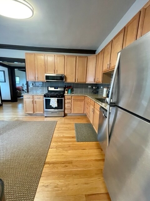 Foto del edificio - 4452 N Winchester Ave