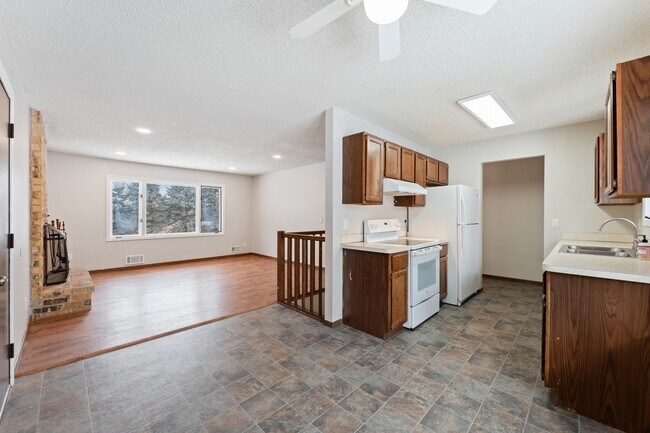 Foto del edificio - 4765 Penkwe Cir