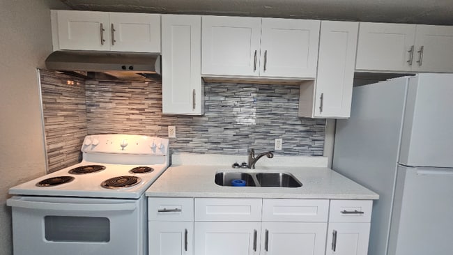 Building Photo - 101 S Forest St