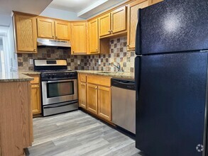 Building Photo - 608 Bramhall Ave