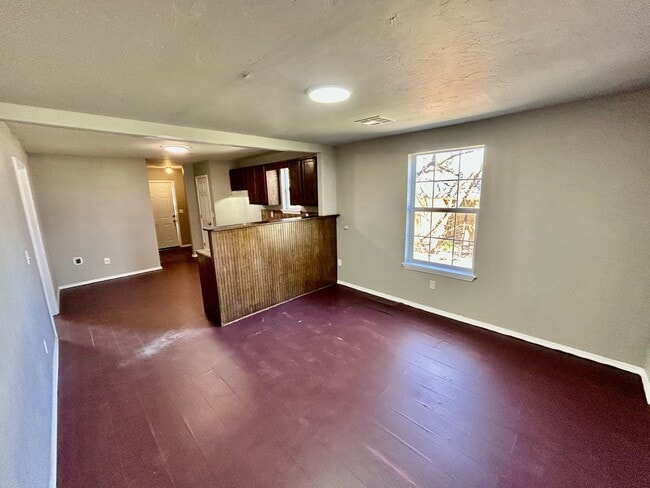 Building Photo - 1127 E Beverly St