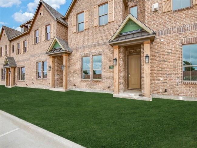 Building Photo - 4246 Shavano Dr