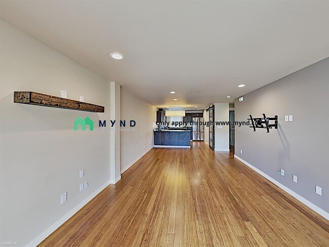 Building Photo - 5024 Delridge Way SW