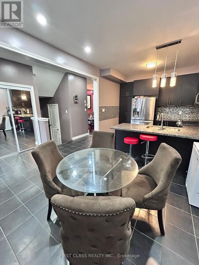 Photo du bâtiment - 5355 Tenth Line W