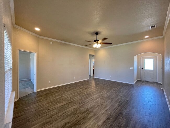 Building Photo - Viewable Now!  Pets Accepted!