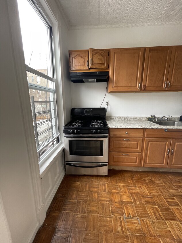 Primary Photo - 345 52nd St