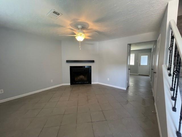 Building Photo - 14927 Tilley St