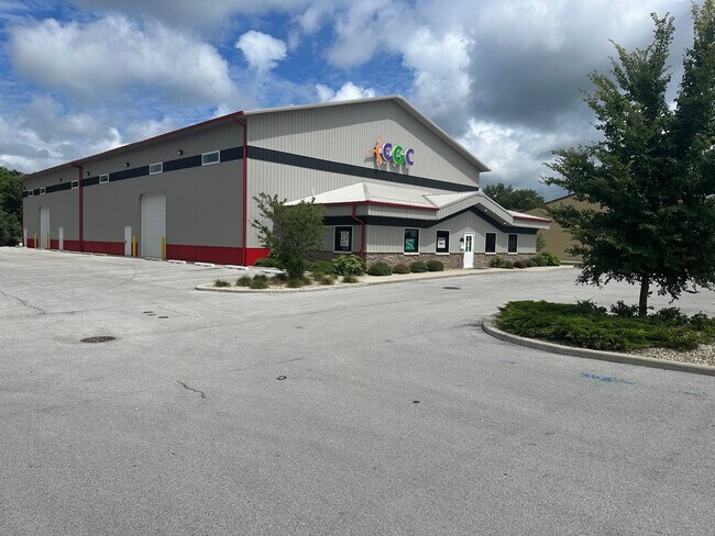 Building Photo - 1210 E Main St