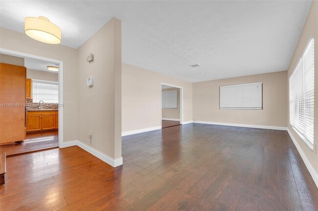Foto del edificio - 11141 NW 22nd Ct