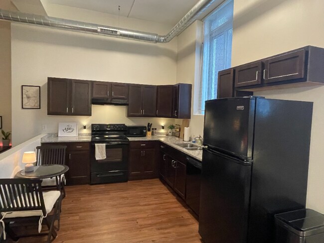 Foto del edificio - 72 E Niagara St