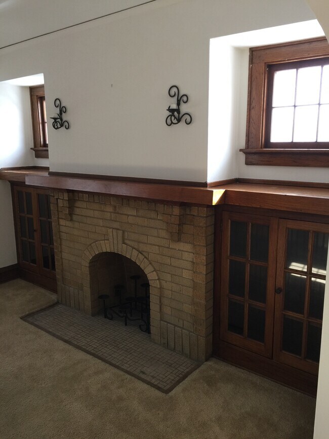 Living room - 2403 N 55th St