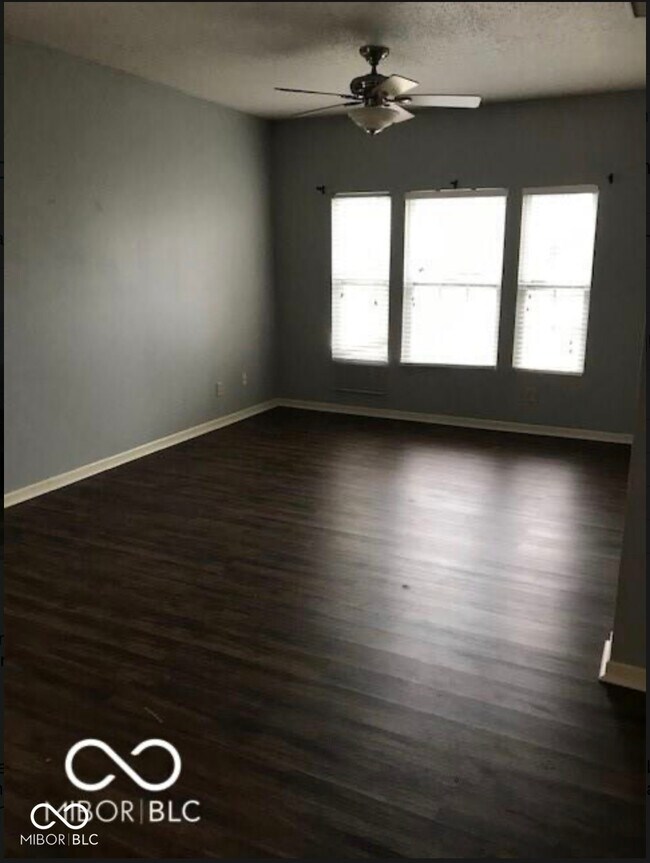 Building Photo - 10563 Adam Dr