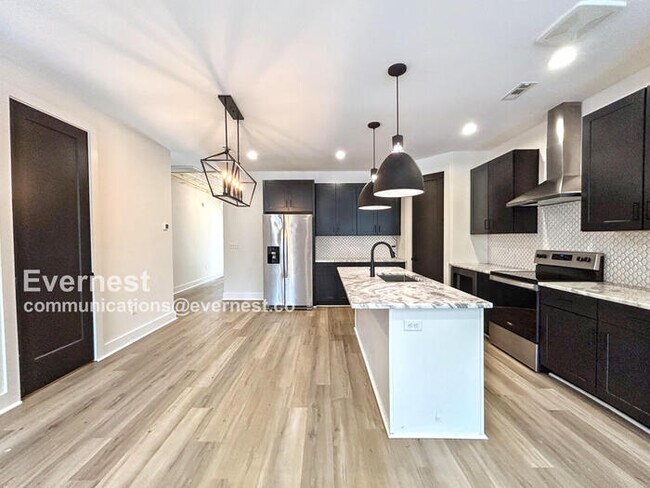 Foto del edificio - 355 Hester Ave