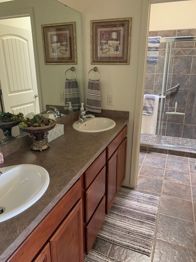 Foto del edificio - 4037 Canterra Arc