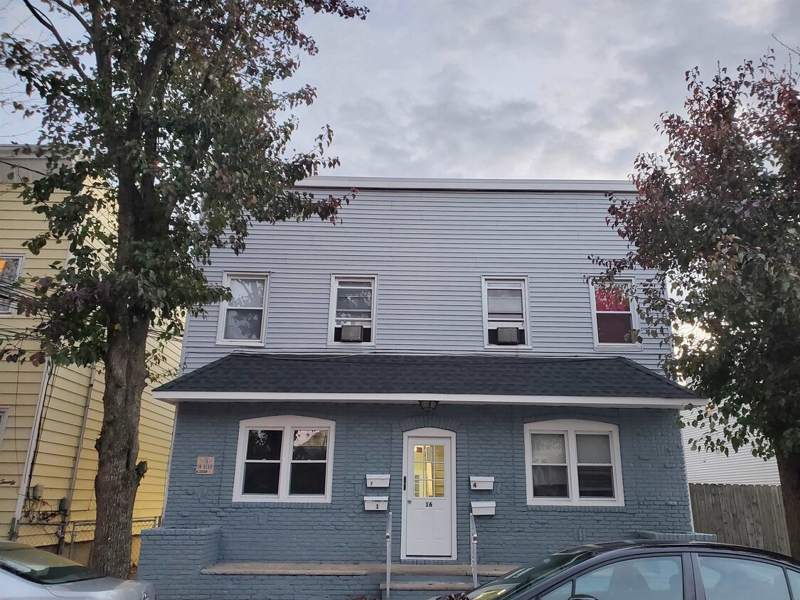 Primary Photo - 18 Mechanic St